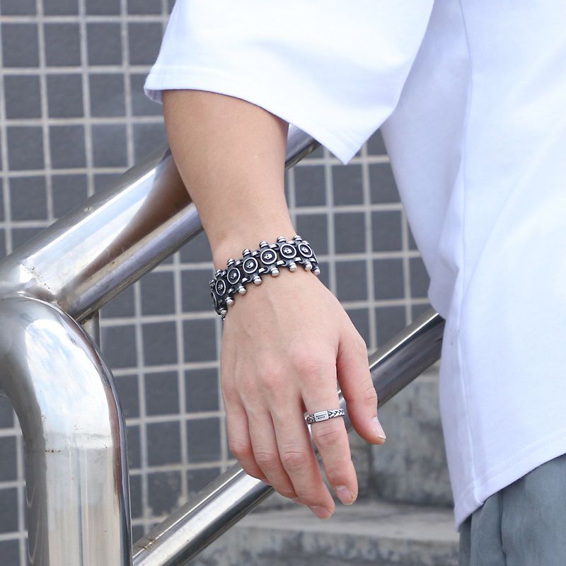 ​   وصول جديد: سوار رجالي من ا - مراجعة Streetwear Brand Jewelry وسعره
