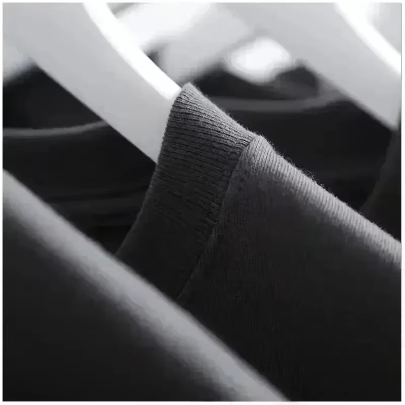 تي شيرت كلاسيكي بشعار العلامة  - مراجعة Streetwear Brands Logo وسعره